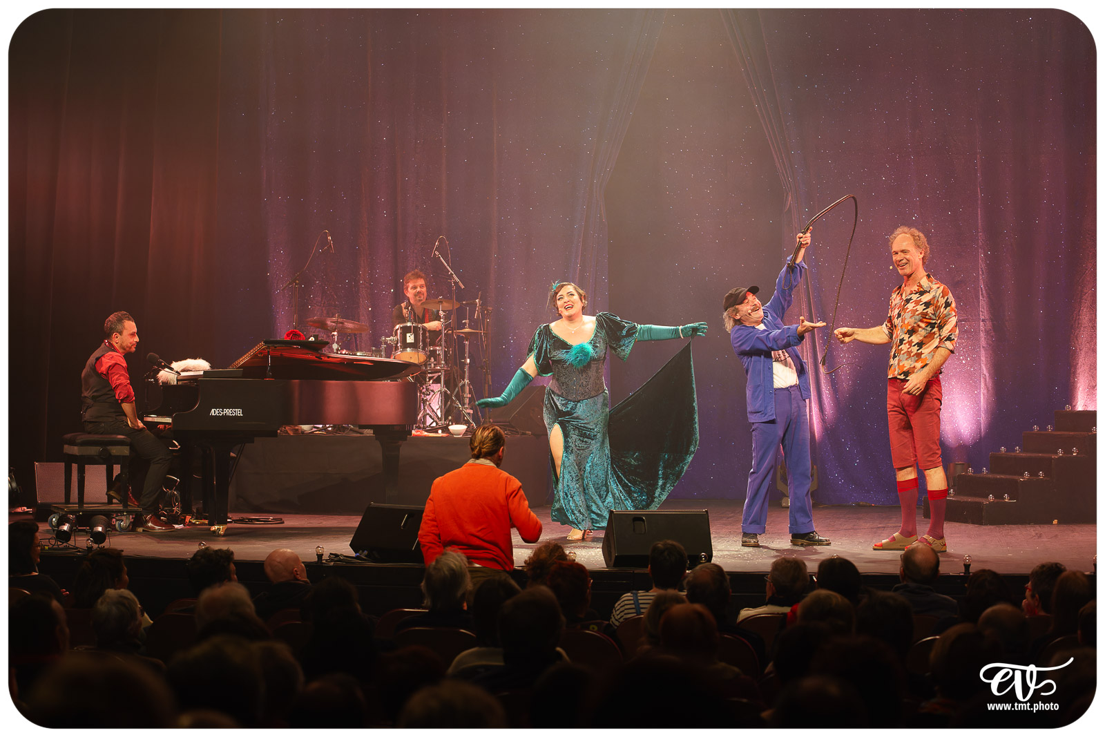 PLEIN FEU (CIE AVRIL EN SEPTEMBRE)